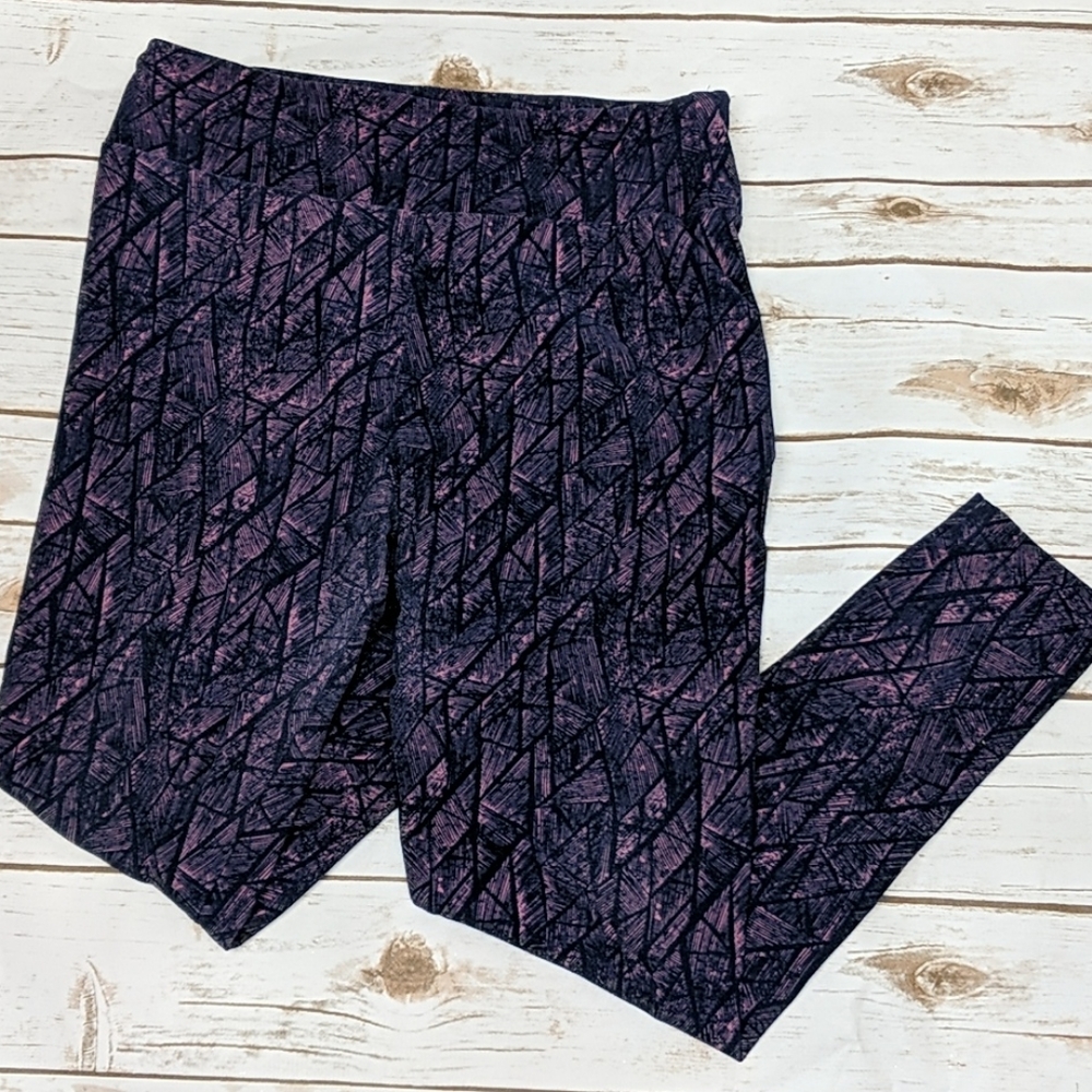 Lularoe Navy/Pink Geometric Leggings Tall & Curvy